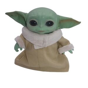 Star Wars Mandalorian Grogu The Child Animatronic Toy Baby Yoda Green Tan Robe